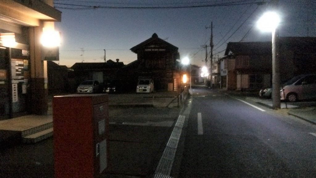 鳥伊支店は、住宅地のなかの立地