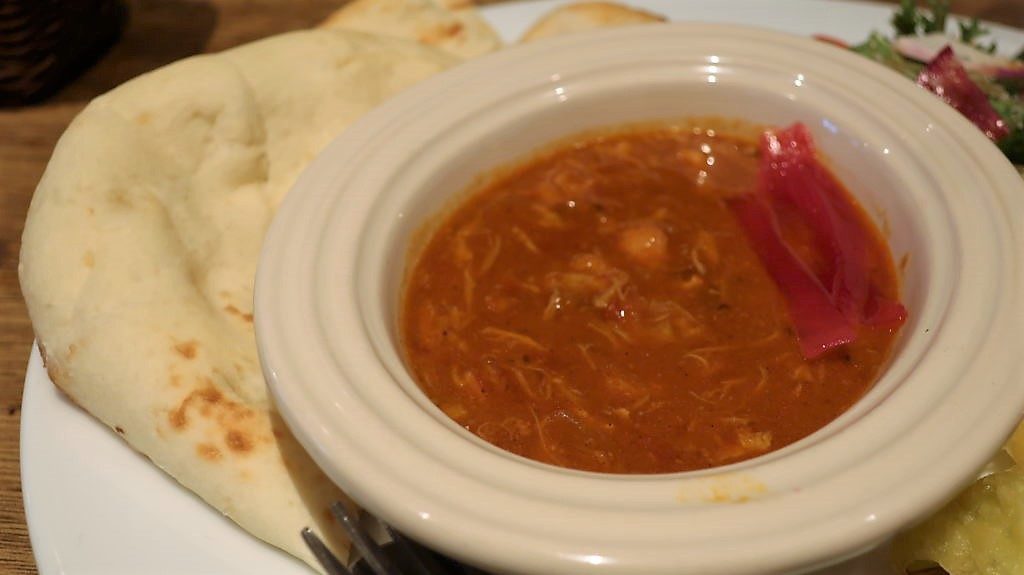 味噌入りチキンカレー(ナン) 900円